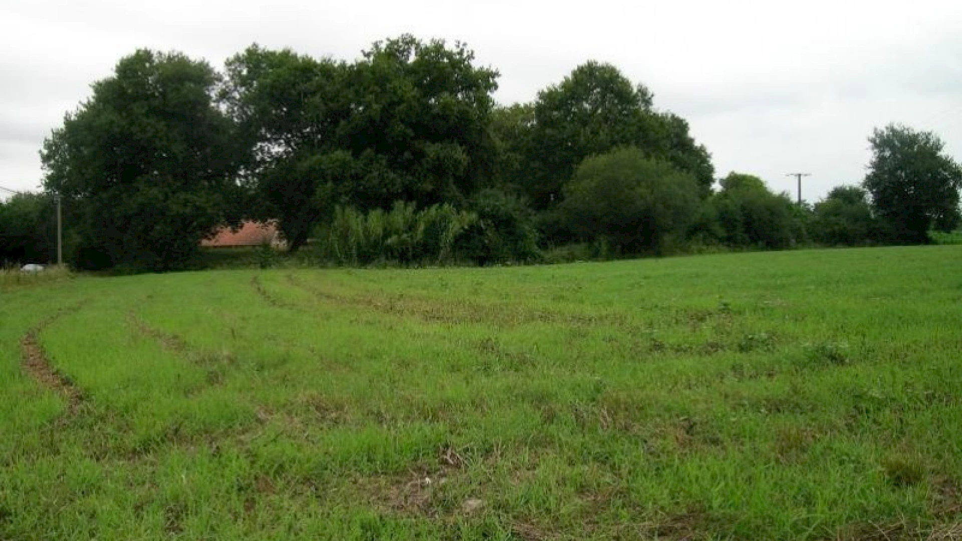 TERRAIN A BATIR DE 2252m2 - DOAZIT