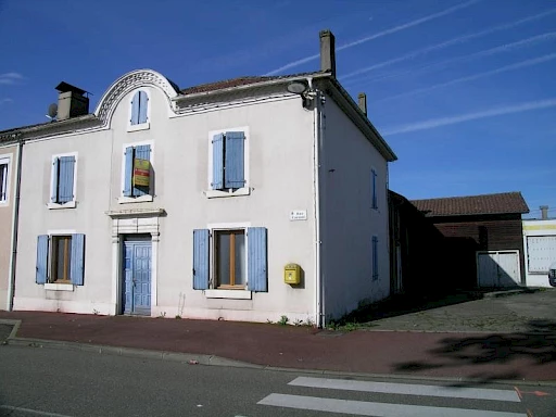 HAGETMAU CENTRE - MAISON CARACTERE à RENOVER 190 m2 Hab - 1