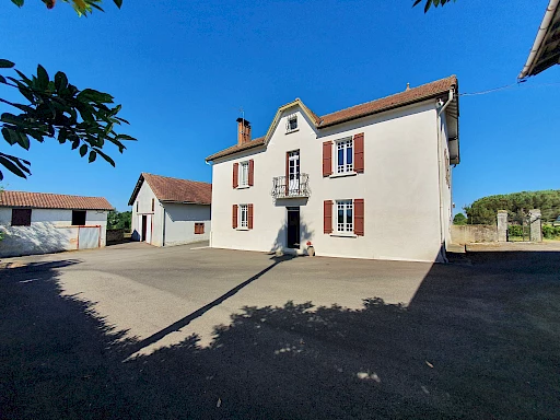 Maison avec dépendances à 5 minutes d'Hagetmau