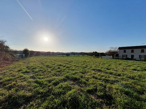 Terrain constructible de 950m2 en vente à Saint-Sever - 3