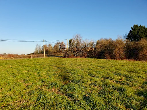 Terrain constructible de 950m2 en vente à Saint-Sever - 1