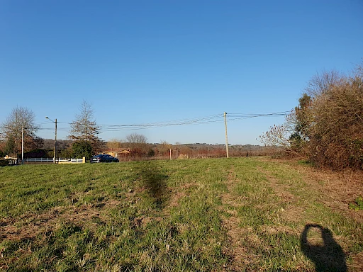 Terrain constructible de 950m2 en vente à Saint-Sever - 2