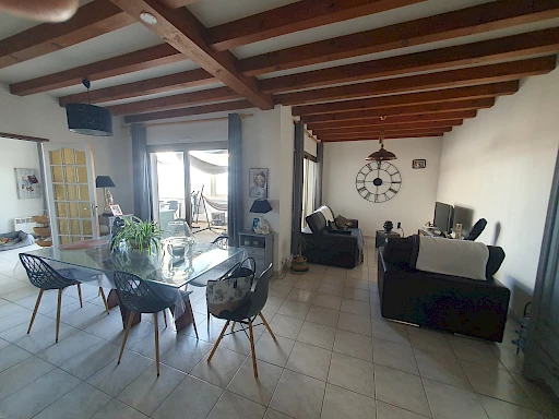 À Hagetmau, villa de 223m2 avec 9 pièces à acheter 181500 €
