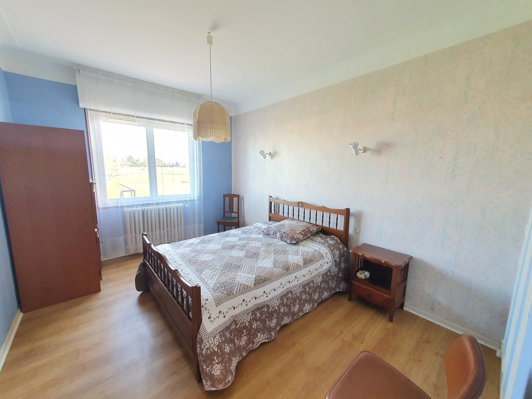 À Hagetmau, Maison d'habitation de 6 pièces