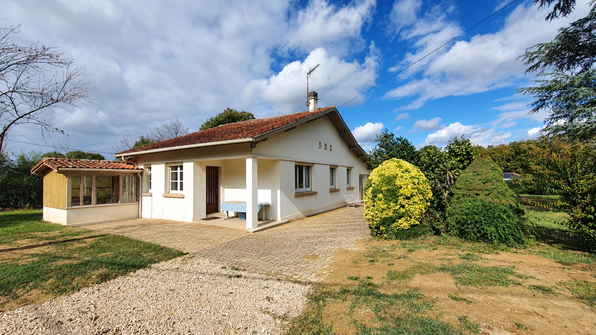 Proche de  HAGETMAU - MAISON 117 m2