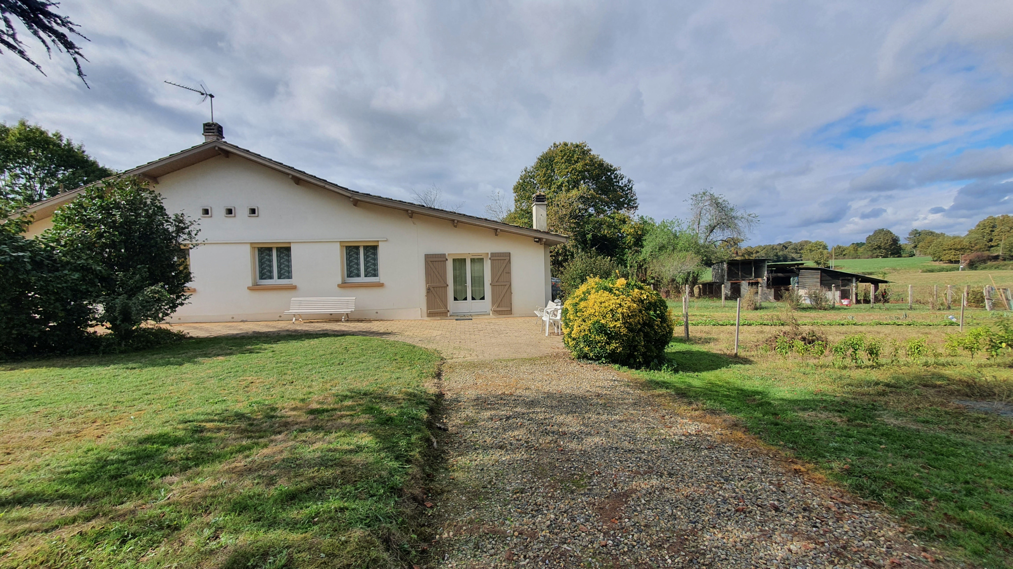 Proche de  HAGETMAU - MAISON 117 m2